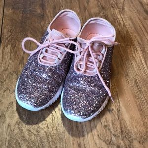 Pink sparkle tennis shoes